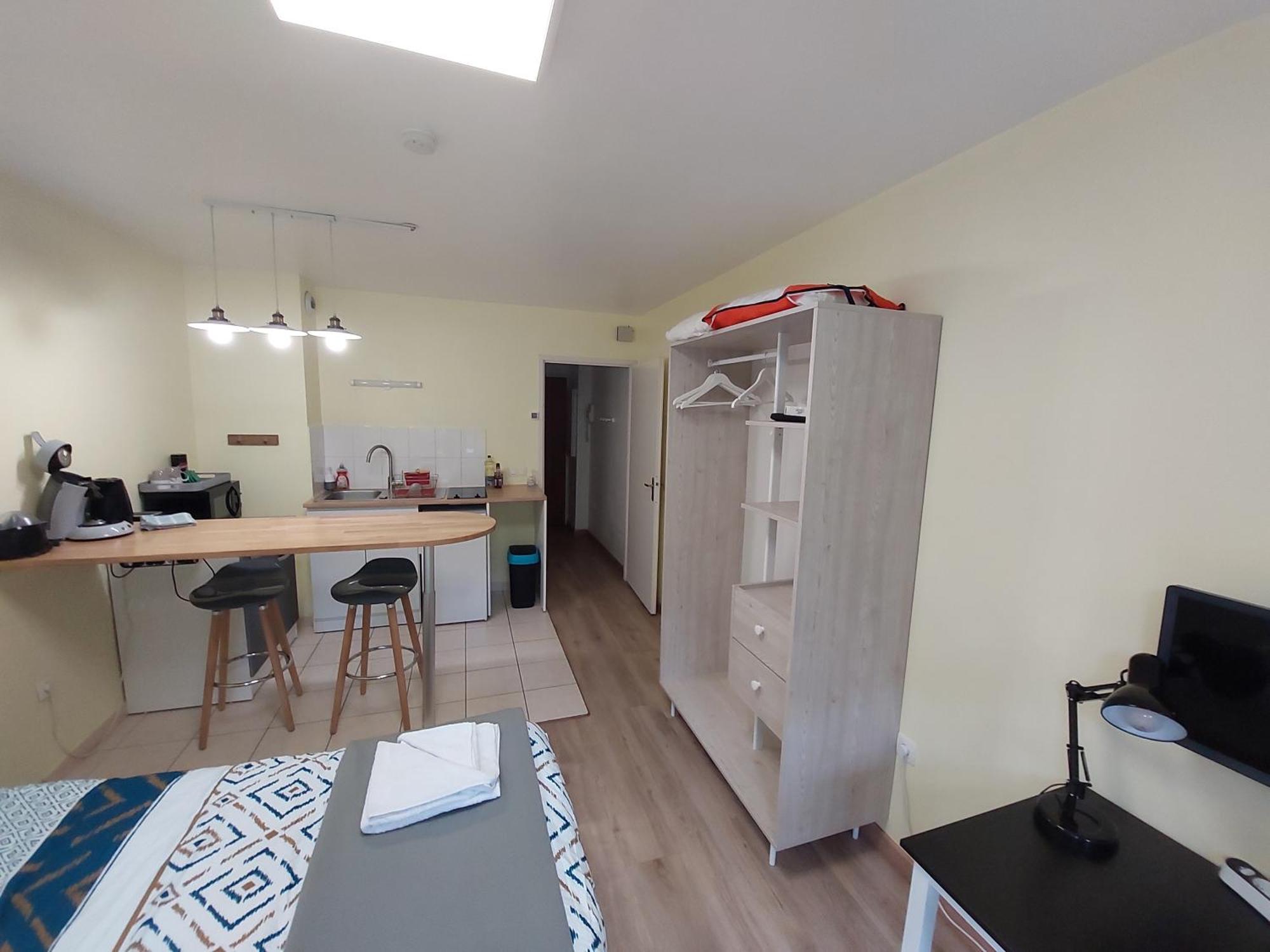 Bonvallet - Studio Paisible Et Chaleureux Avec Balcon อาเมียงส์ ภายนอก รูปภาพ