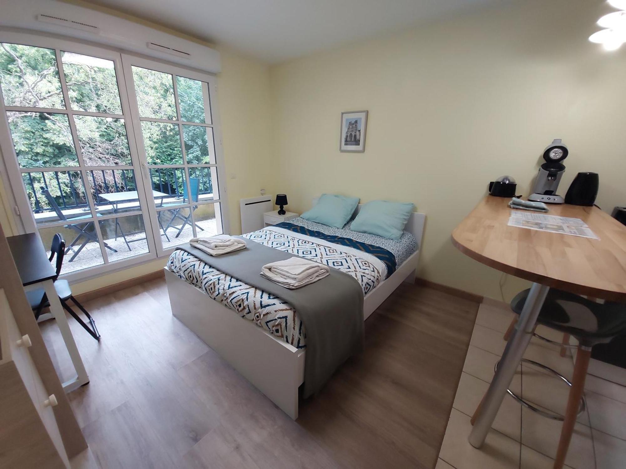 Bonvallet - Studio Paisible Et Chaleureux Avec Balcon อาเมียงส์ ภายนอก รูปภาพ